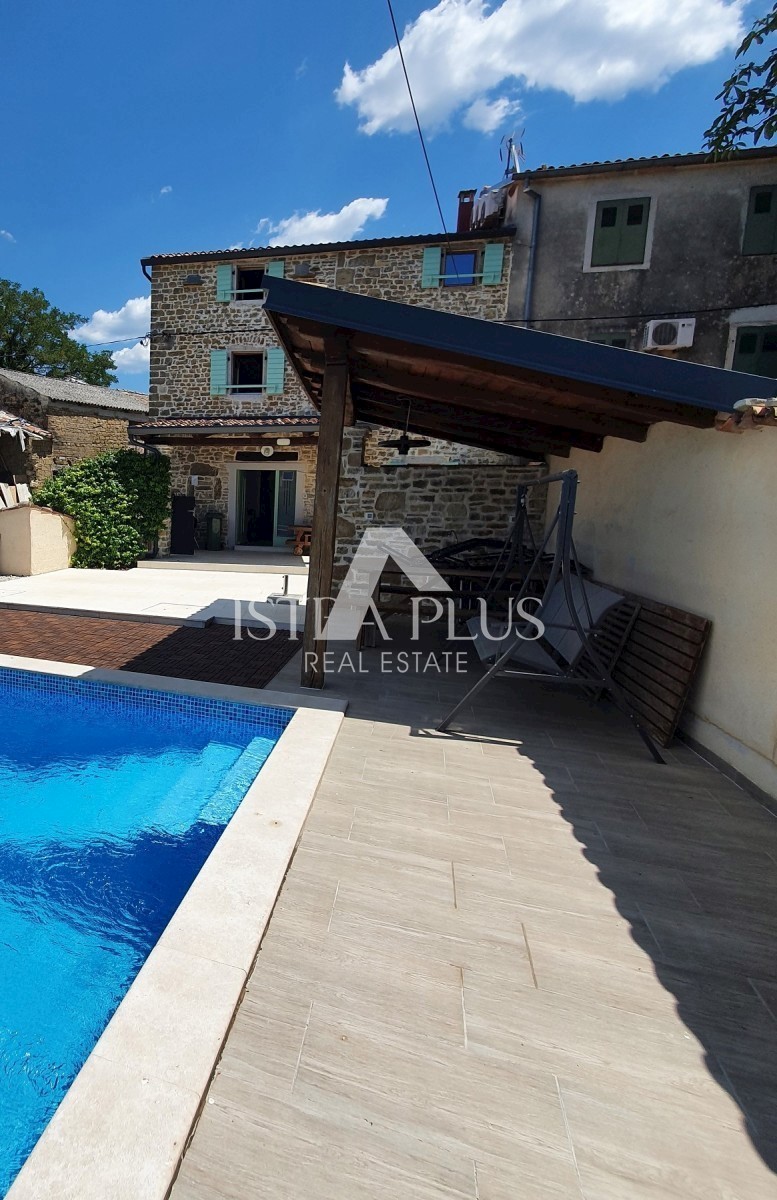 Casa in pietra con piscina + appartamento, Vista al Montona