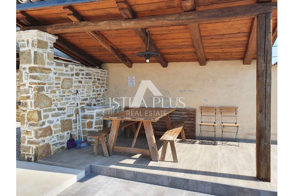 Casa in pietra con piscina + appartamento, Vista al Montona