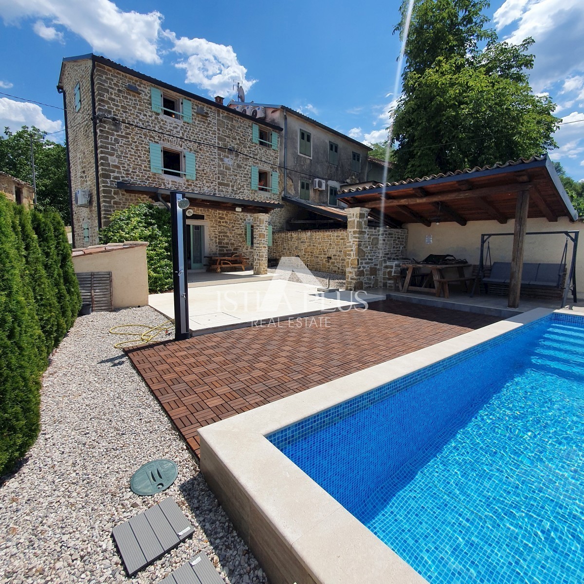 Casa in pietra con piscina + appartamento, Vista al Montona