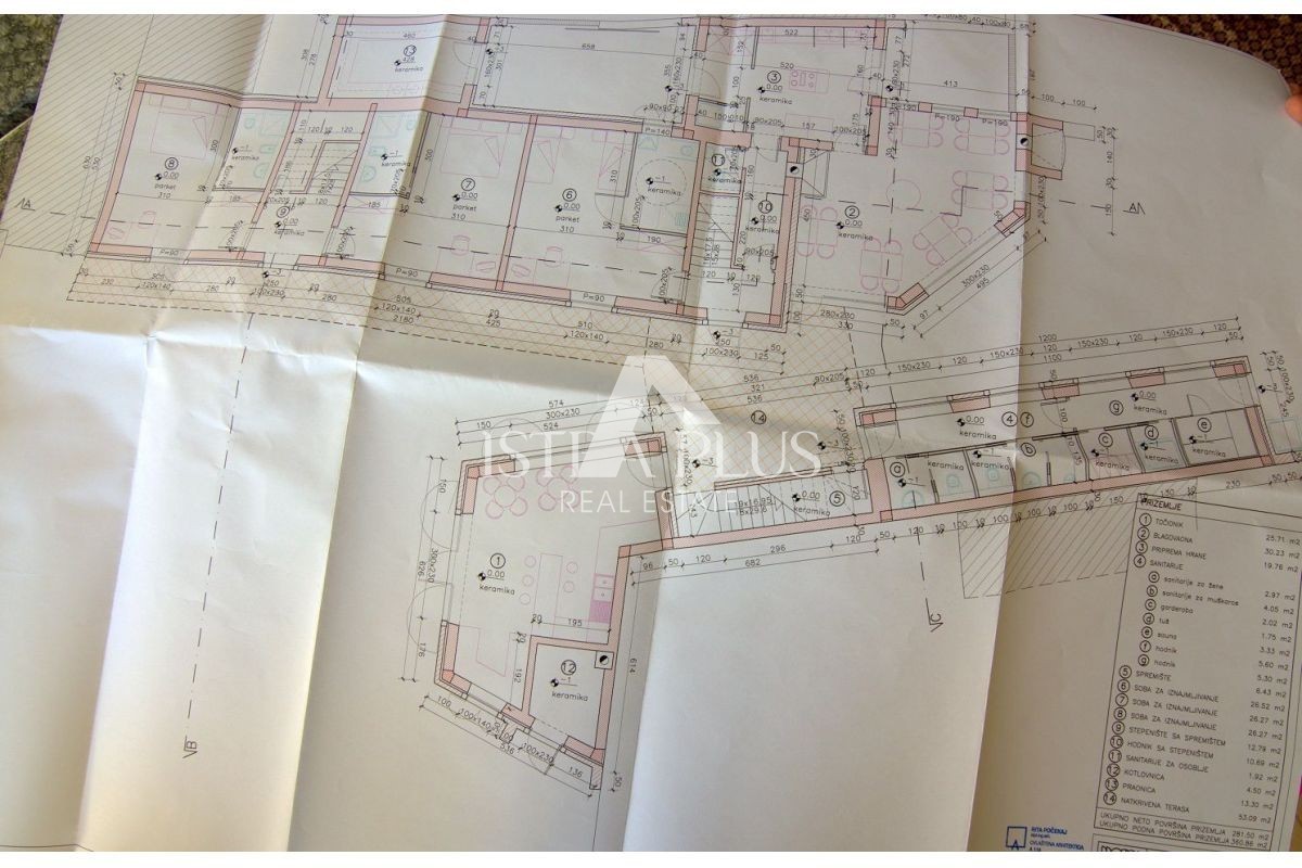 TERRENO CON PERMESSO DI COSTRUIRE PER LA COSTRUZIONE DI UNA FORNITURA - DINTORNI DI BUJE