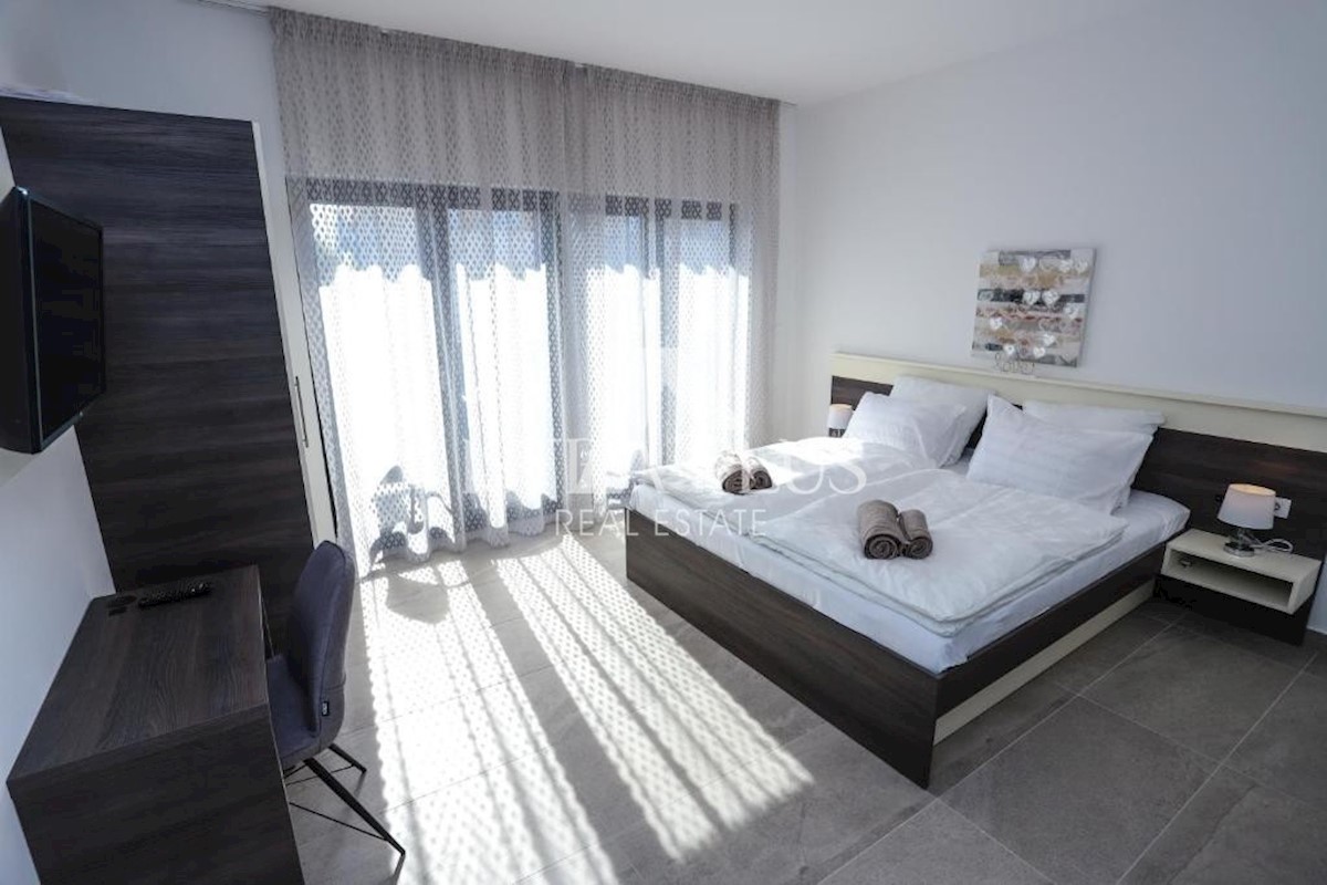 Parenzo - Villa con piscina a 800m dal mare
