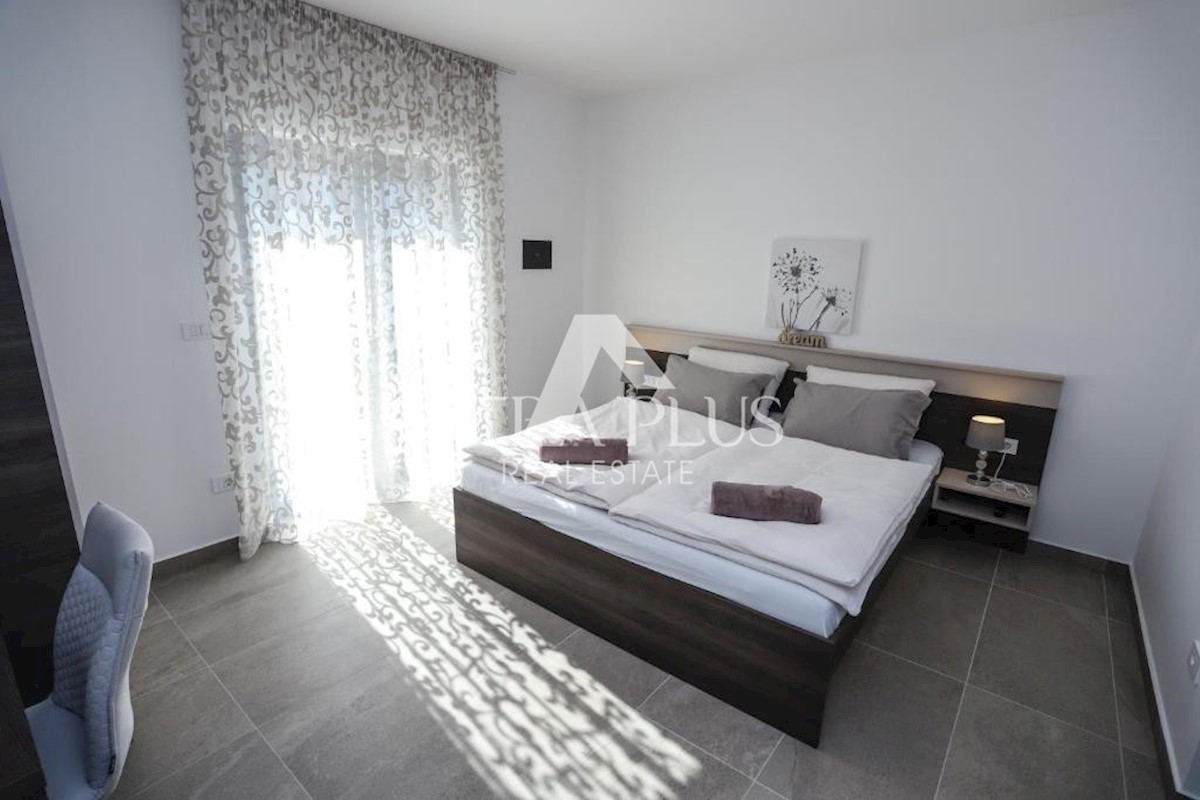 Parenzo - Villa con piscina a 800m dal mare