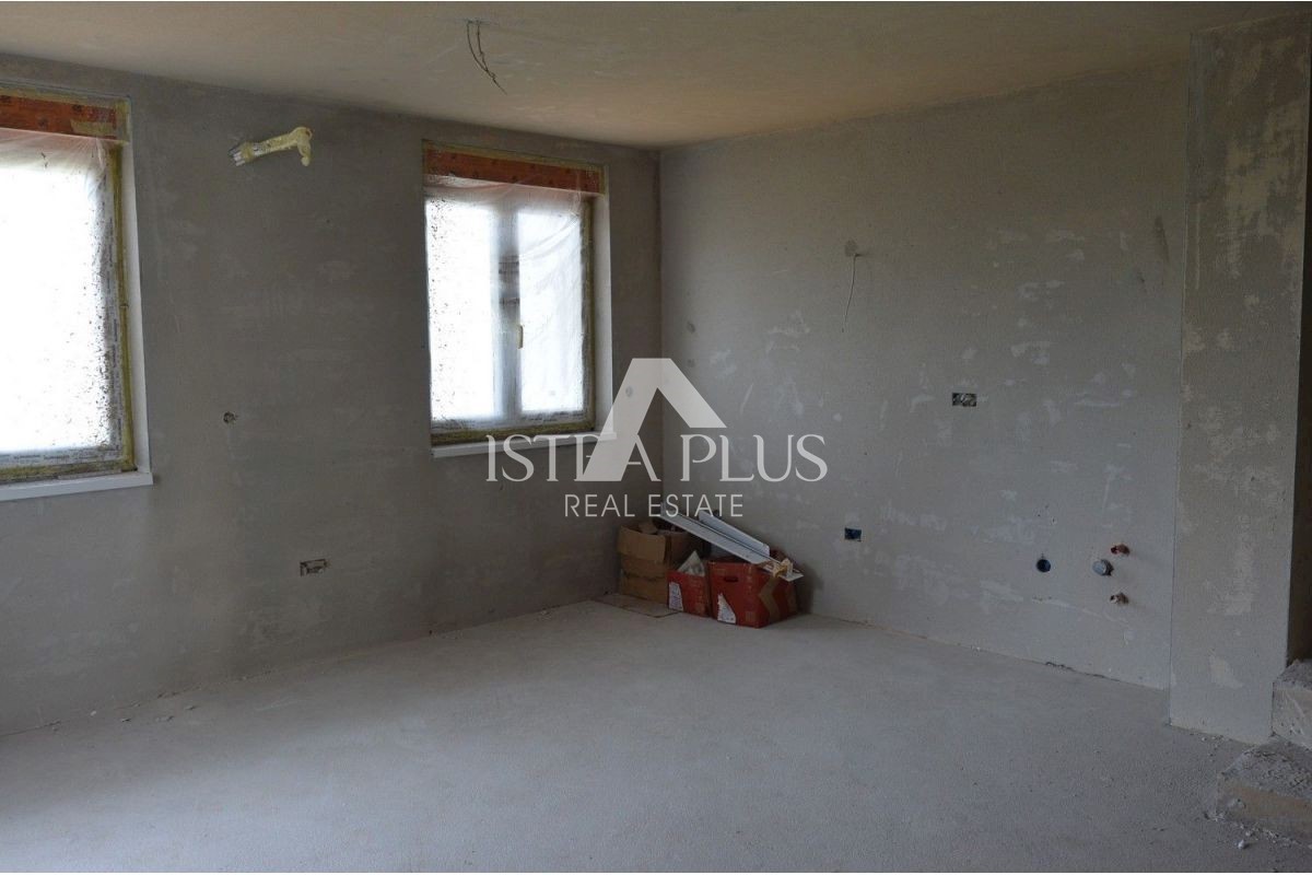 PARENZO 6KM - APPARTAMENTO SU DUE PIANI CON ENORME TERRAZZO VISTA MARE