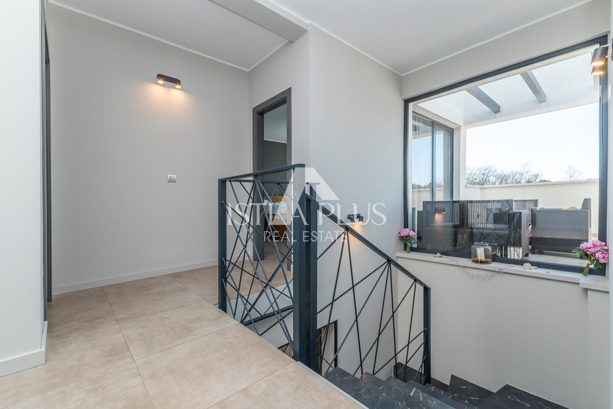 Villa di architettura e design moderno - 1500 metri dal mare