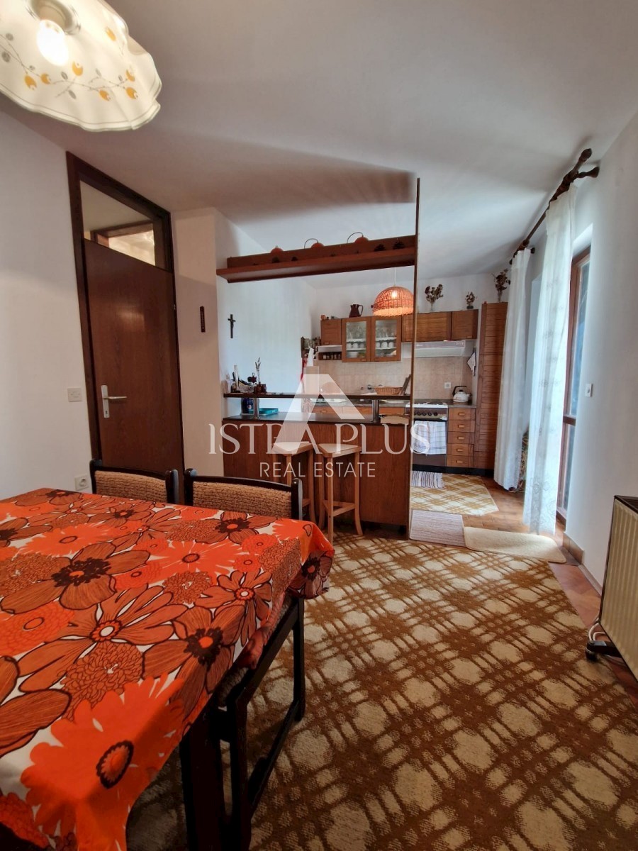 Casa bifamiliare a 2 km dal mare - sobborgo di Parenzo