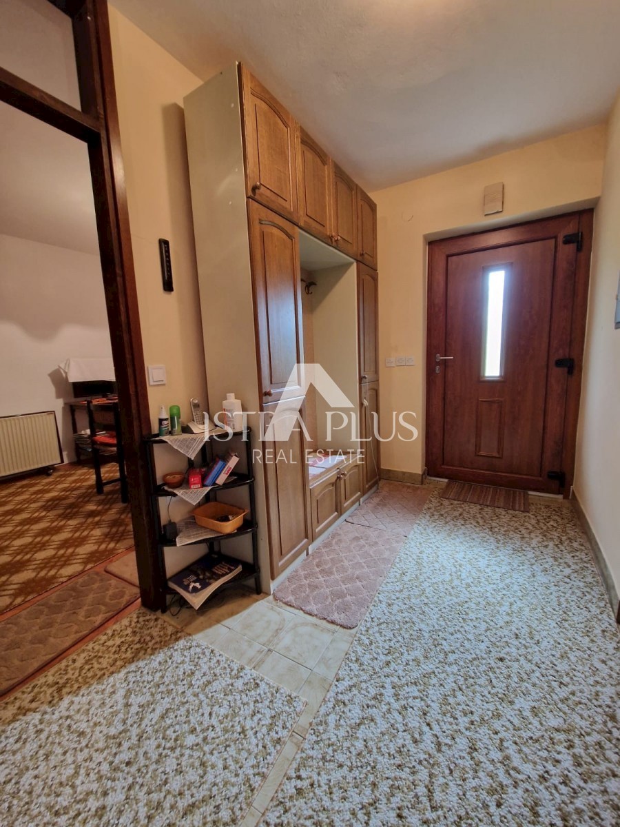 Casa bifamiliare a 2 km dal mare - sobborgo di Parenzo