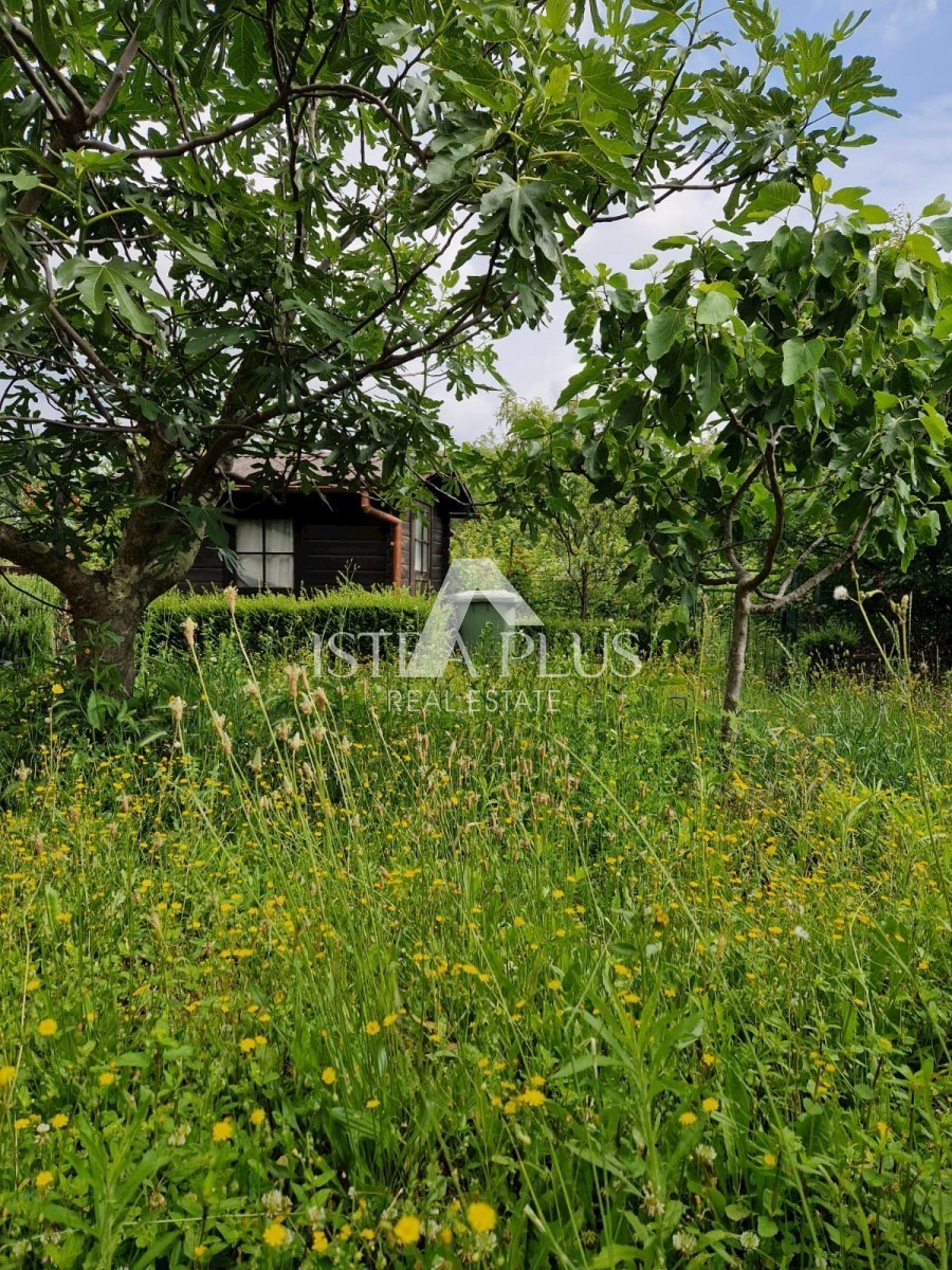 Casa bifamiliare a 2 km dal mare - sobborgo di Parenzo