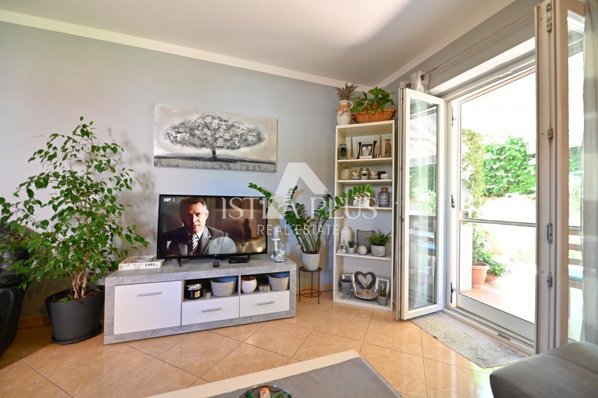 Trilocale al piano terra con giardino! - 3 km dal mare e dal centro di Parenzo
