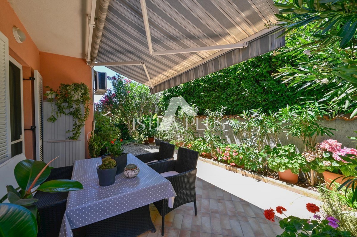 Trilocale al piano terra con giardino! - 3 km dal mare e dal centro di Parenzo