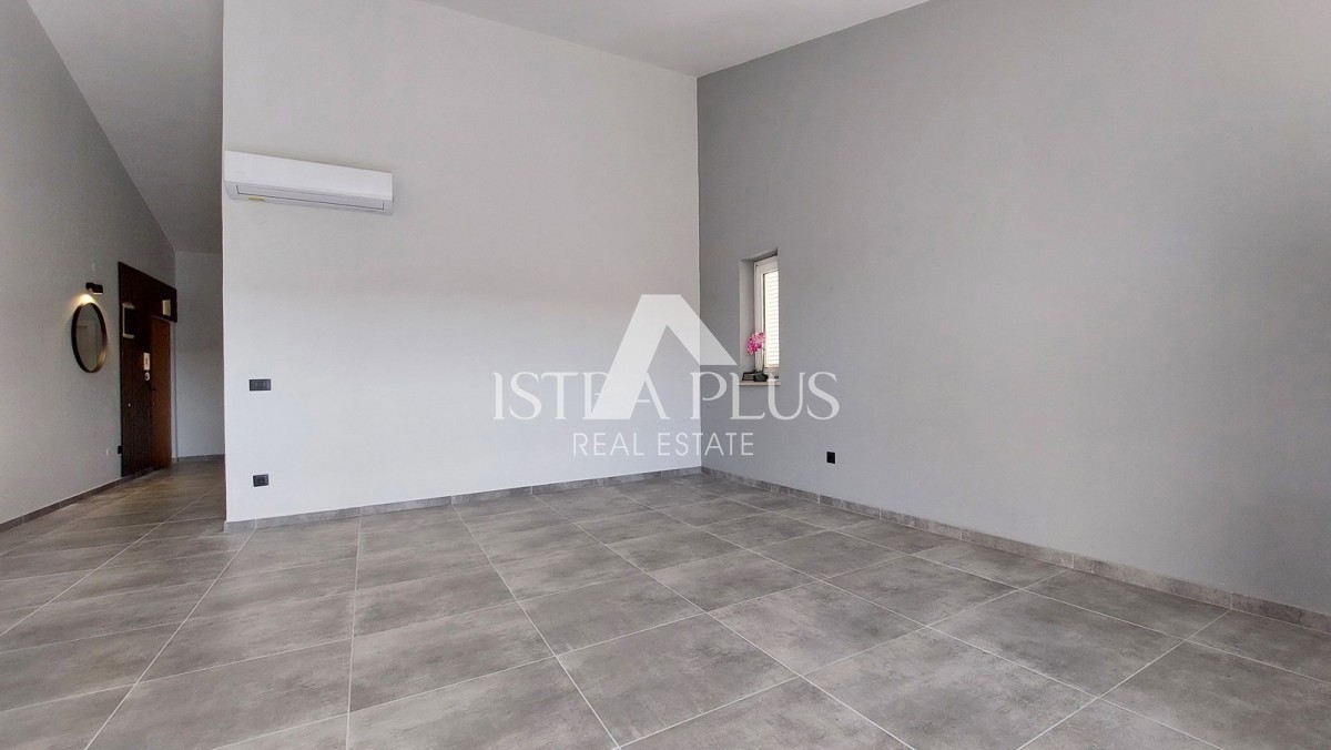 Appartamento a Parenzo, 88 m2 con vista mare, ca. 800 m dal mare