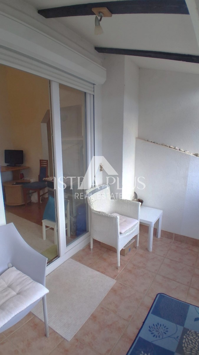 Červar-Porat - Apartma z 2 spalnicama 150 m od morja!!