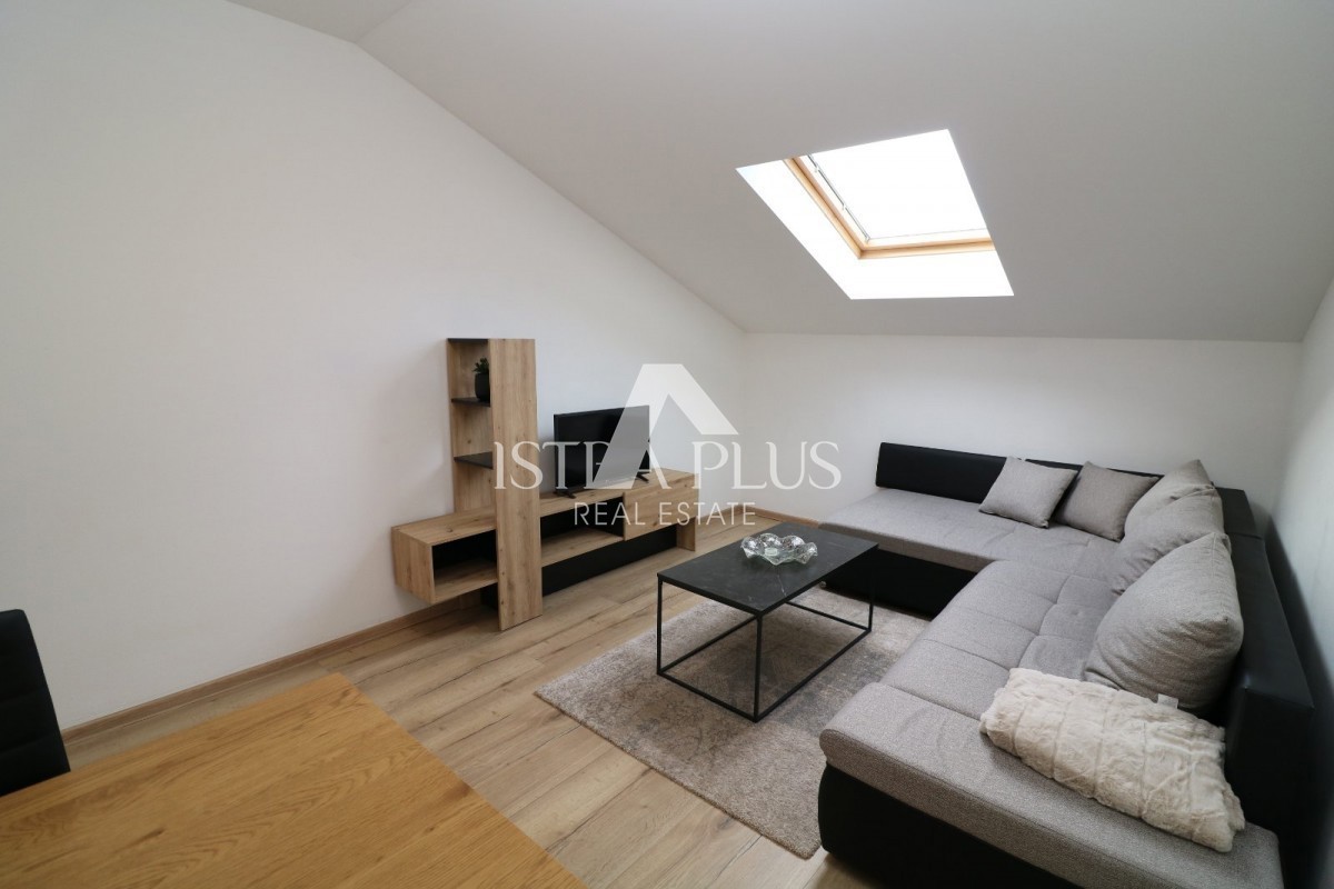 Parenzo, posizione eccellente in città - appartamento 49m2