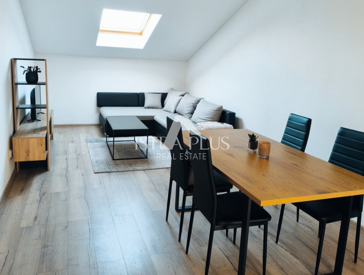 Parenzo, posizione eccellente in città - appartamento 49m2