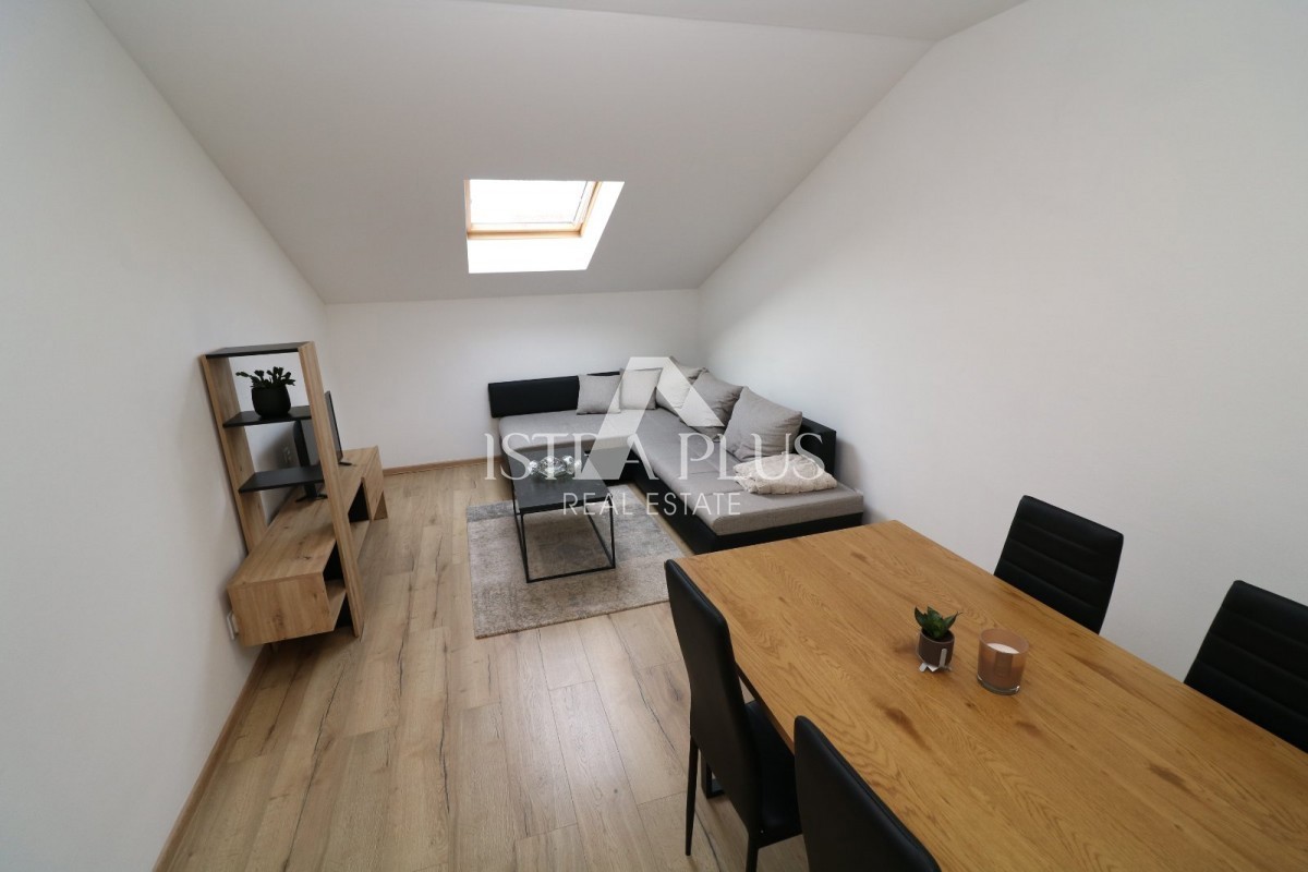 Parenzo, posizione eccellente in città - appartamento 49m2