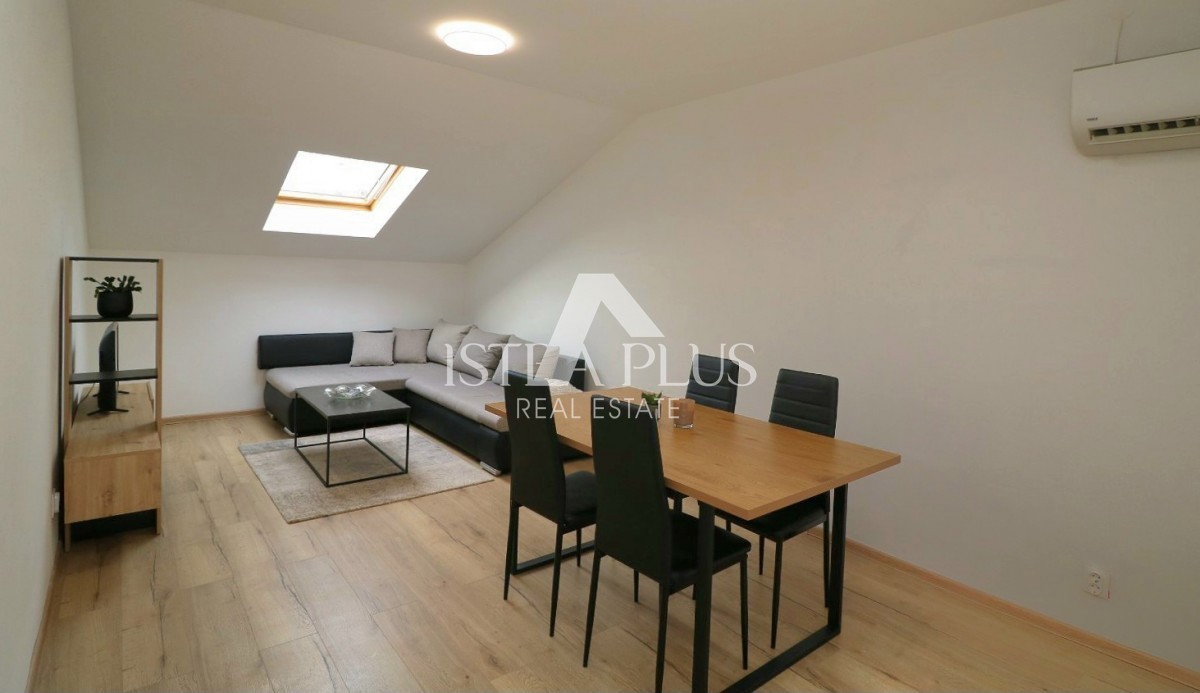 Parenzo, posizione eccellente in città - appartamento 49m2