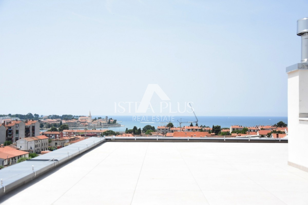 Attico esclusivo con vista su Parenzo e sul mare, 5 camere da letto e garage