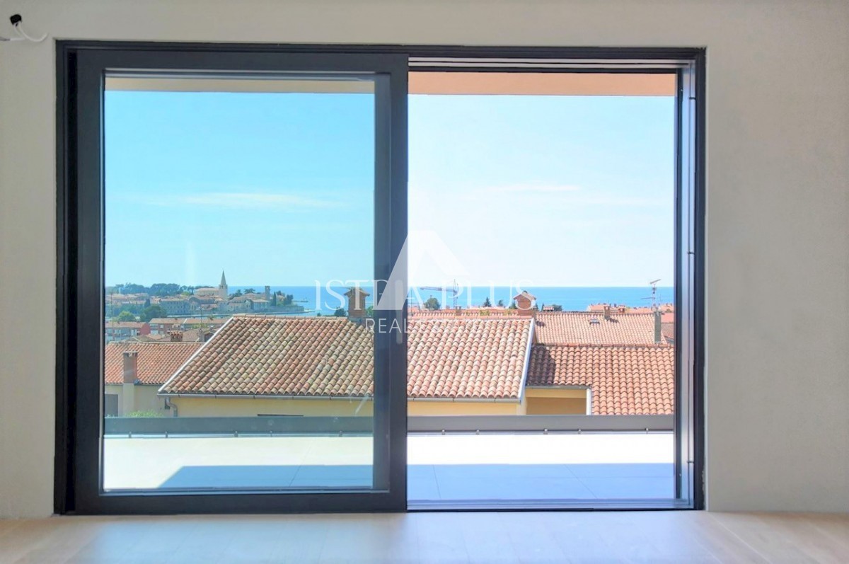 Attico esclusivo con vista su Parenzo e sul mare, 5 camere da letto e garage