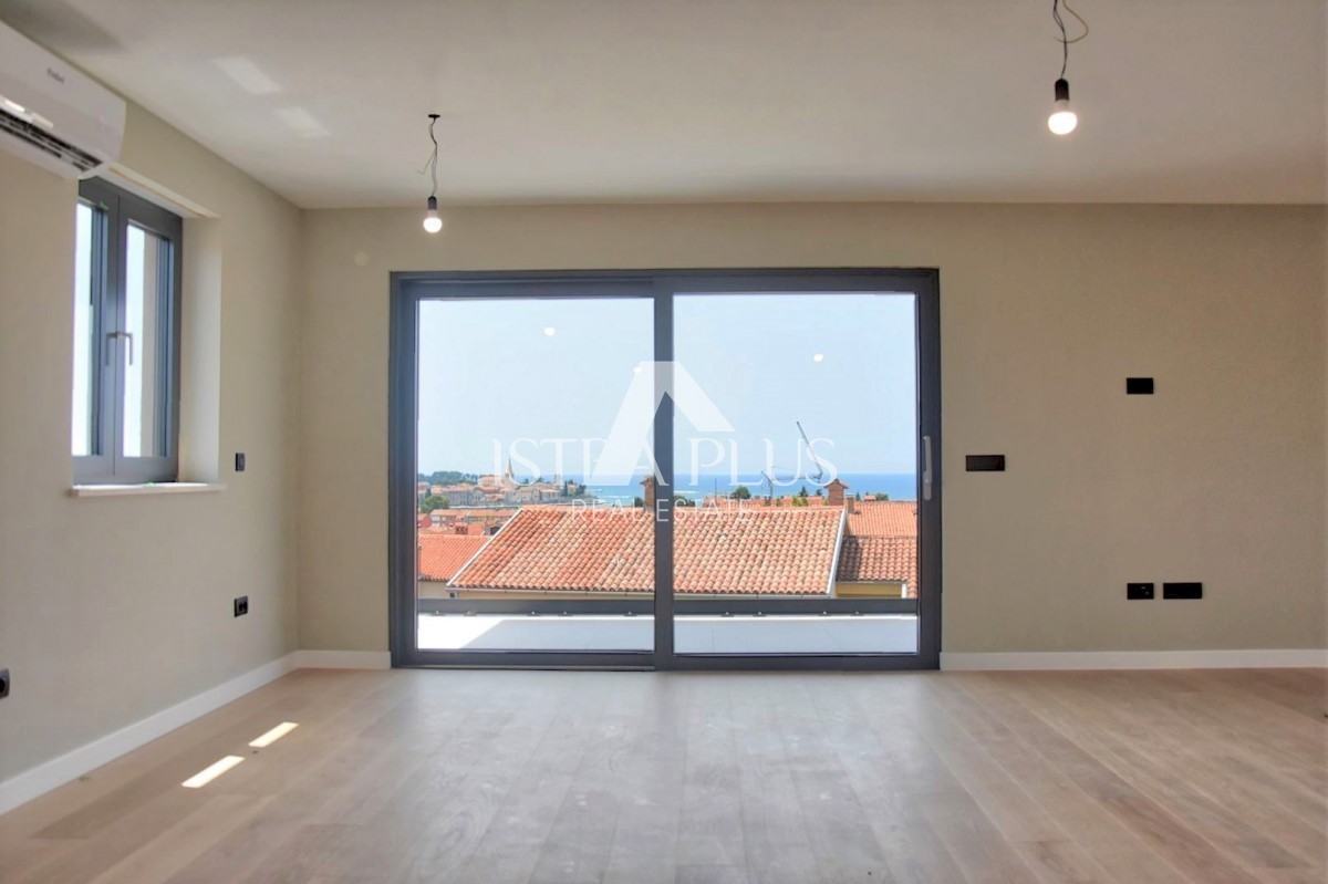 Attico esclusivo con vista su Parenzo e sul mare, 5 camere da letto e garage