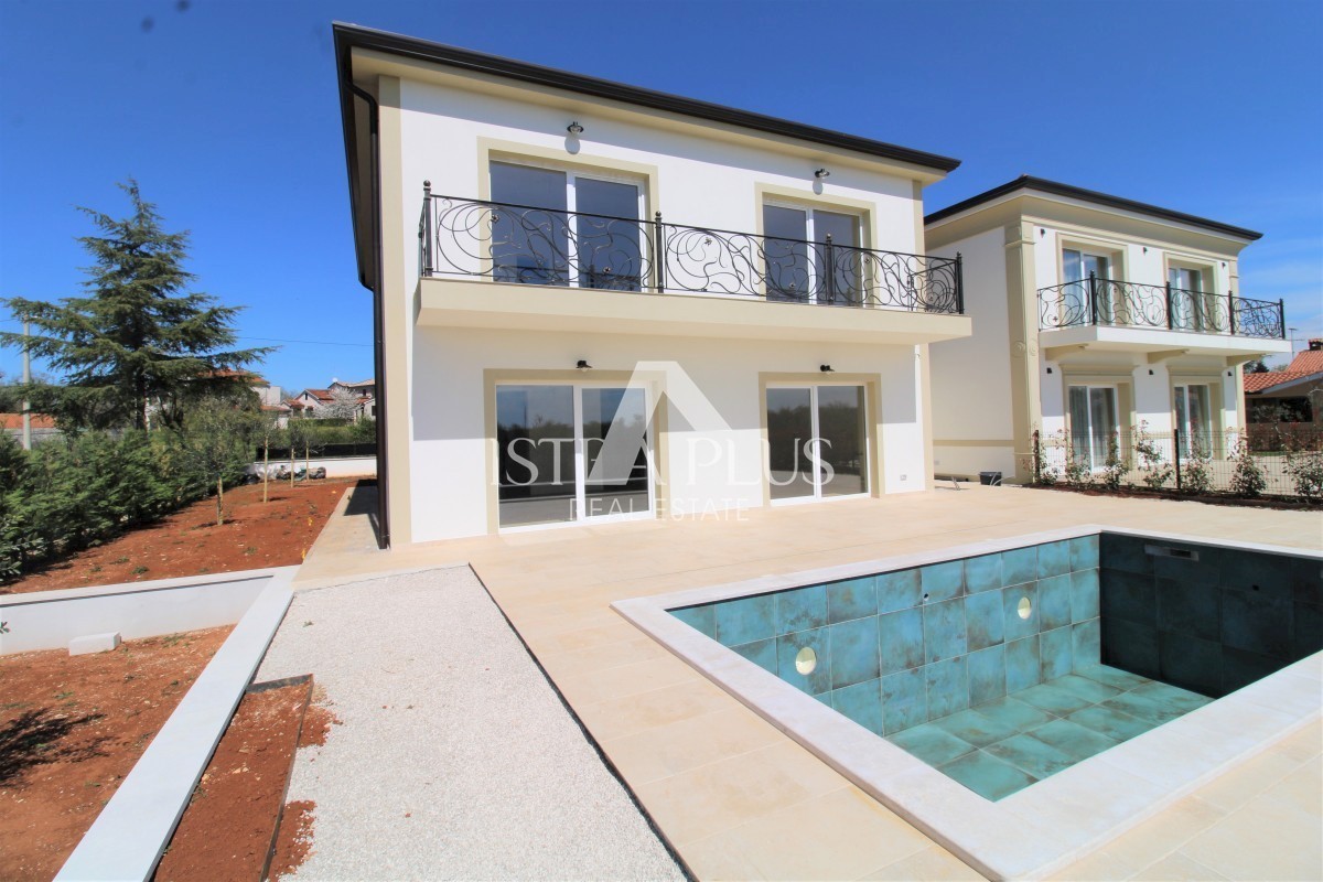 Nuova bellissima villa con piscina e vista mare