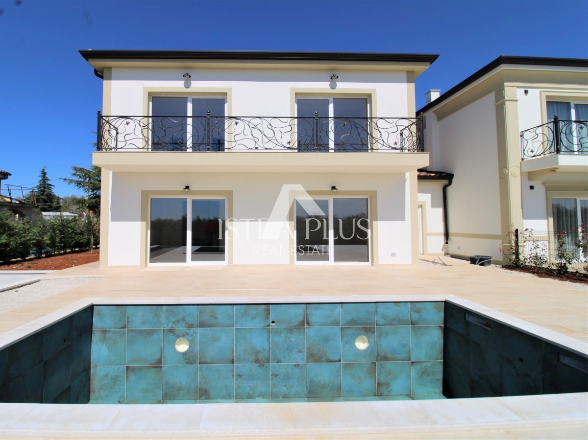 Nuova bellissima villa con piscina e vista mare