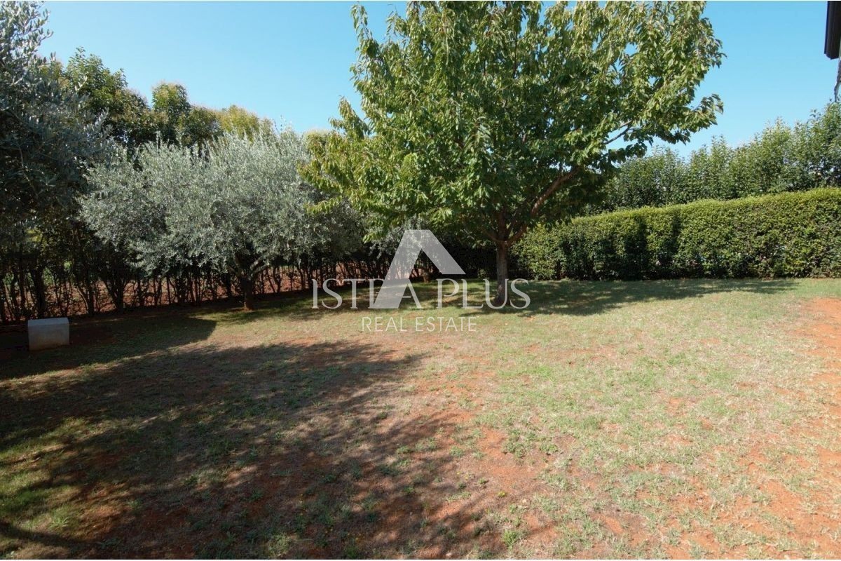 CASA DOPPIA CON GARAGE - DINTORNI DI PARENZO