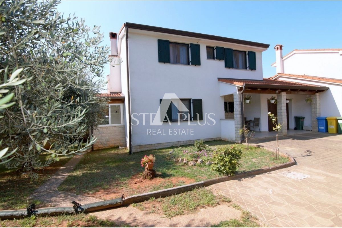 CASA DOPPIA CON GARAGE - DINTORNI DI PARENZO