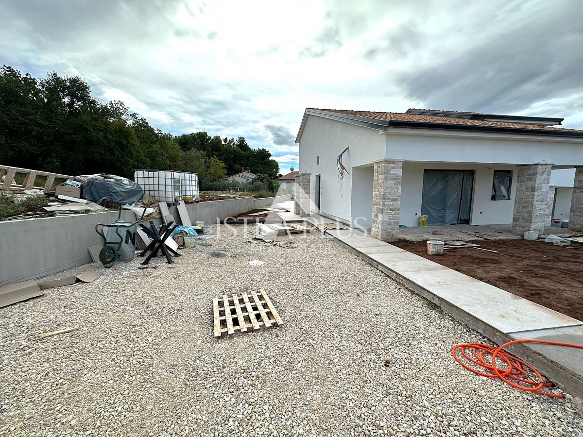 DINTORNI DI PARENZO, CASA DOPPIA VISTA MARE CON DUE CAMERE DA LETTO, BELLISSIMO GIARDINO