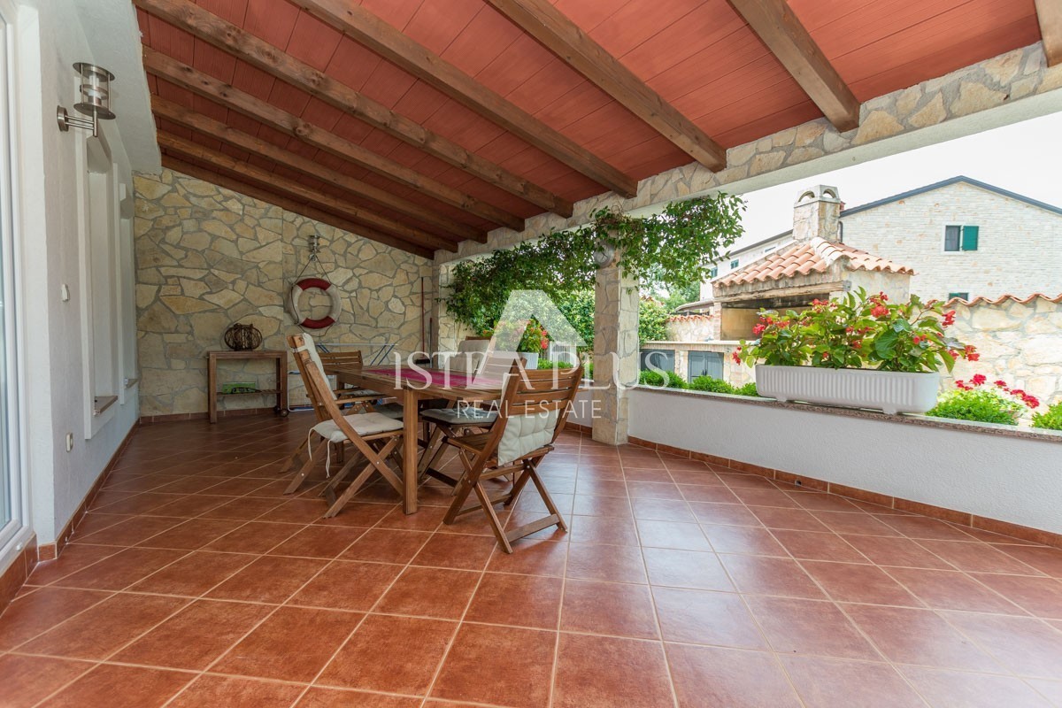 Casa con piscina vicino a Parenzo