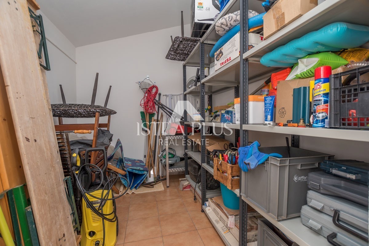 Casa con piscina vicino a Parenzo
