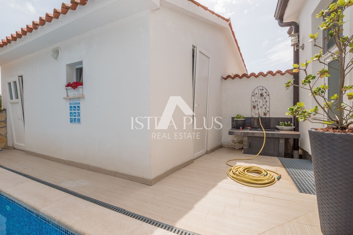 Casa con piscina vicino a Parenzo