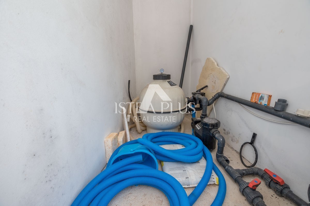 Casa con piscina vicino a Parenzo
