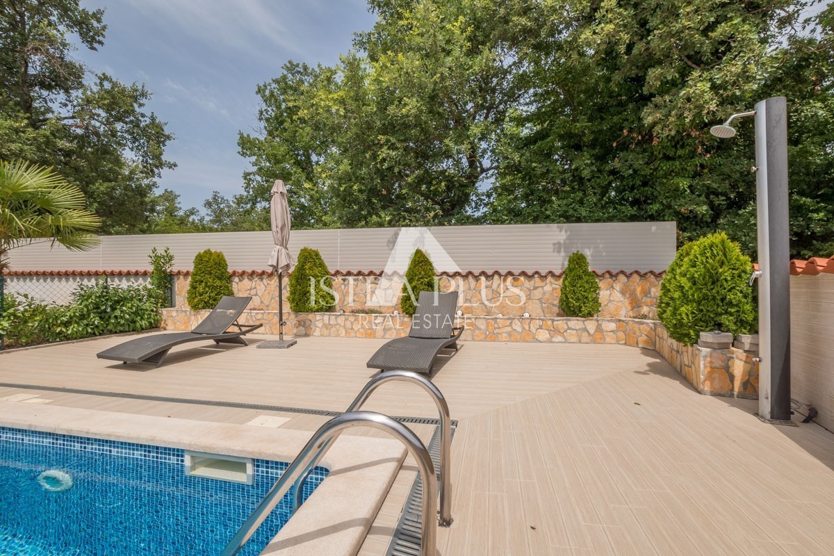 Casa con piscina vicino a Parenzo