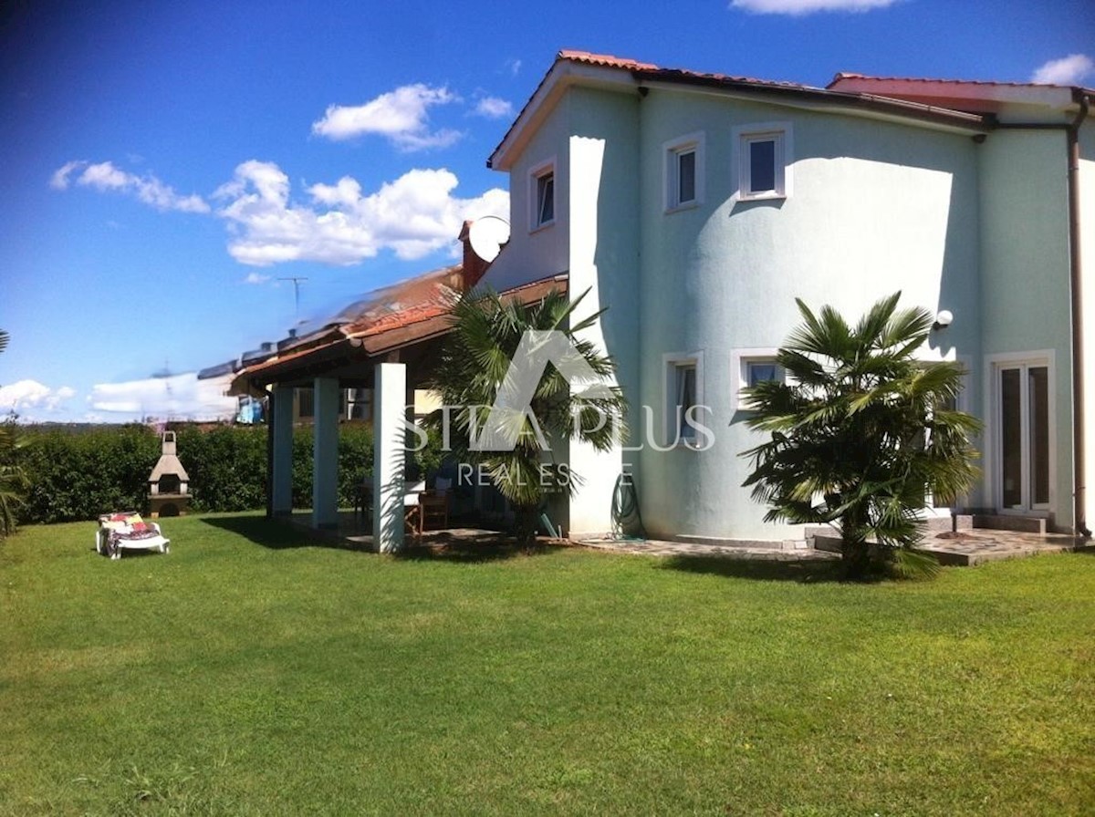 Casa indipendente con garage - vicino a Parenzo