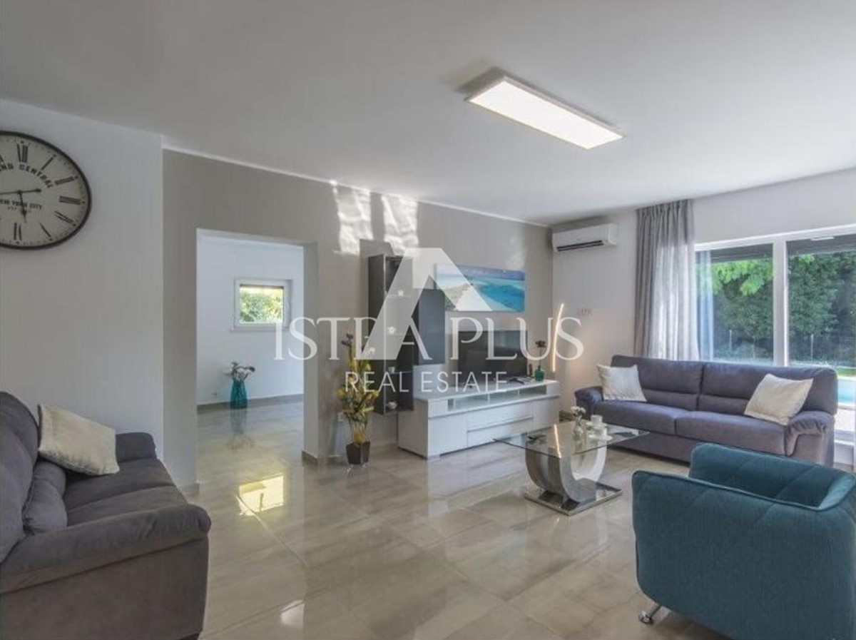 Parenzo - Villa con piscina - 400 metri dal mare