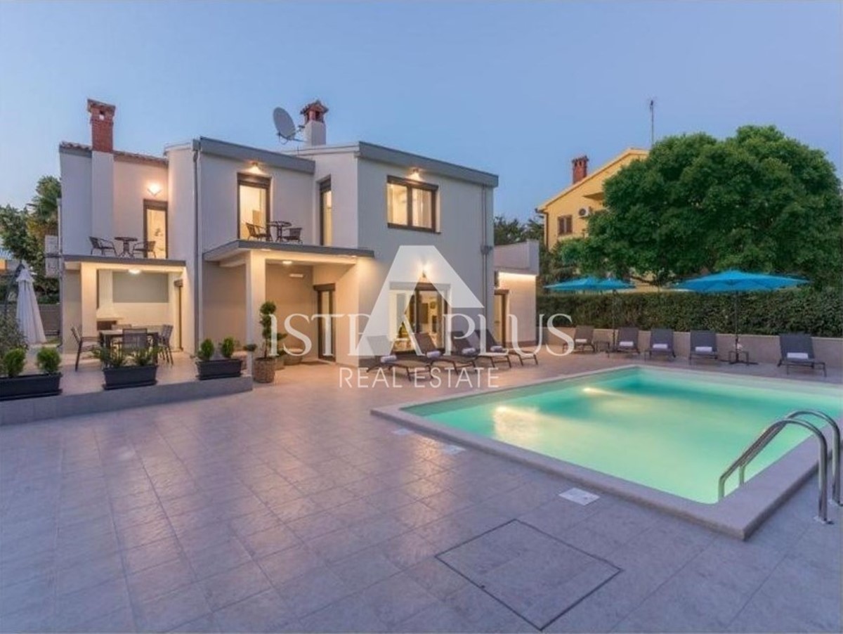 Parenzo - Villa con piscina - 400 metri dal mare