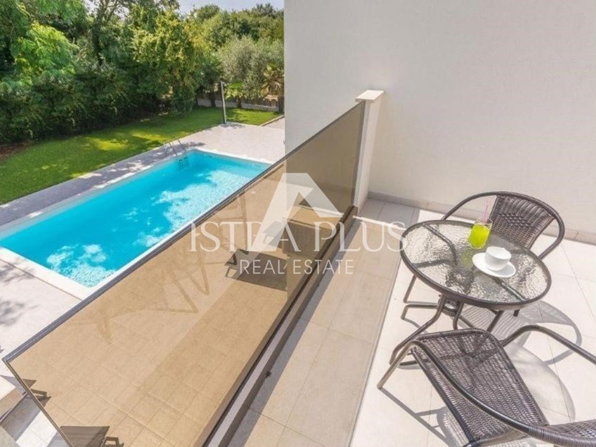 Parenzo - Villa con piscina - 400 metri dal mare
