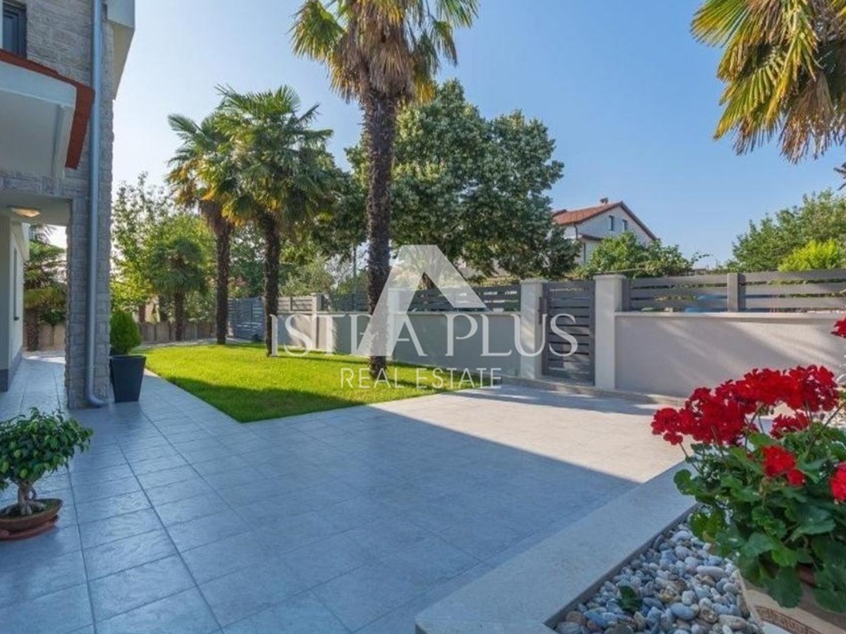 Parenzo - Villa con piscina - 400 metri dal mare