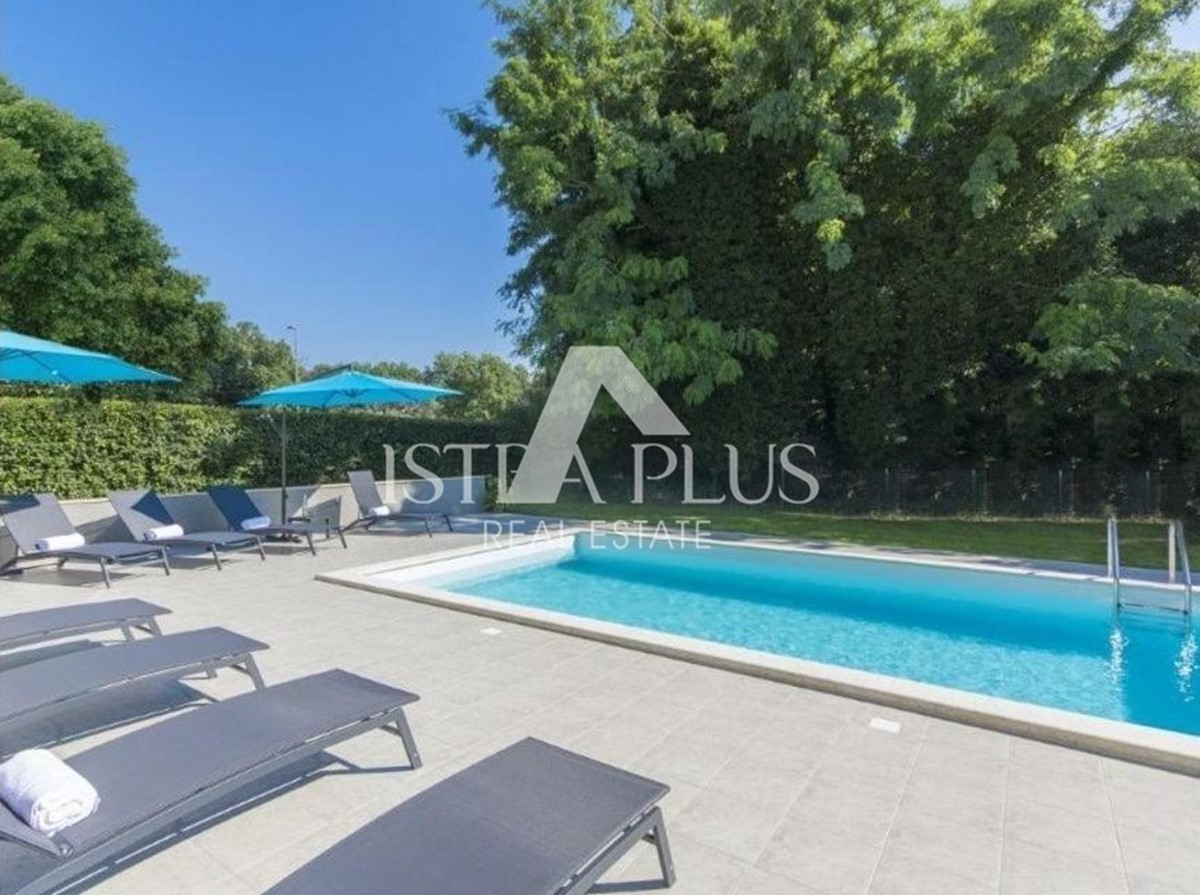Parenzo - Villa con piscina - 400 metri dal mare