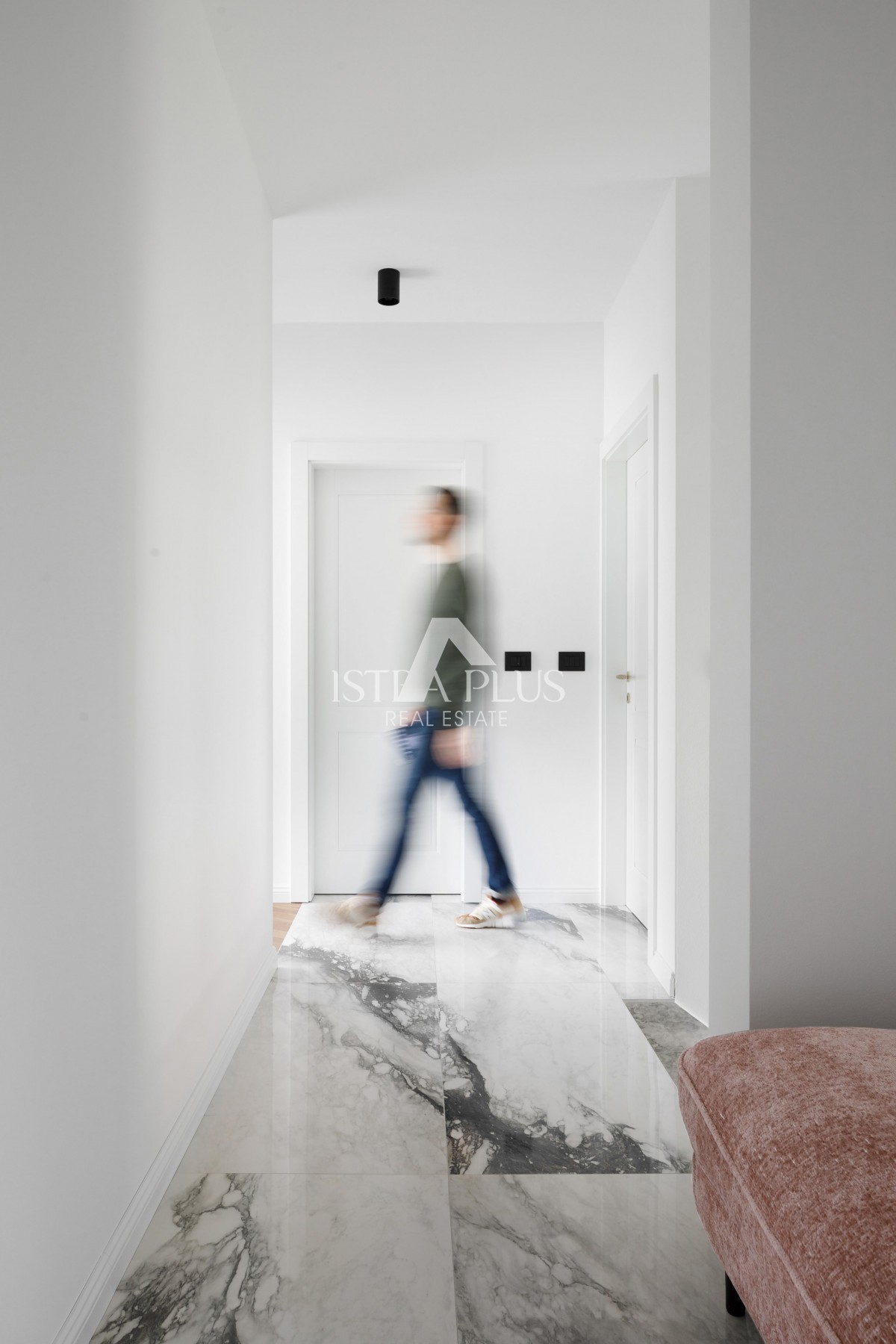 Attico esclusivo a Parenzo, nuova costruzione con arredamento moderno
