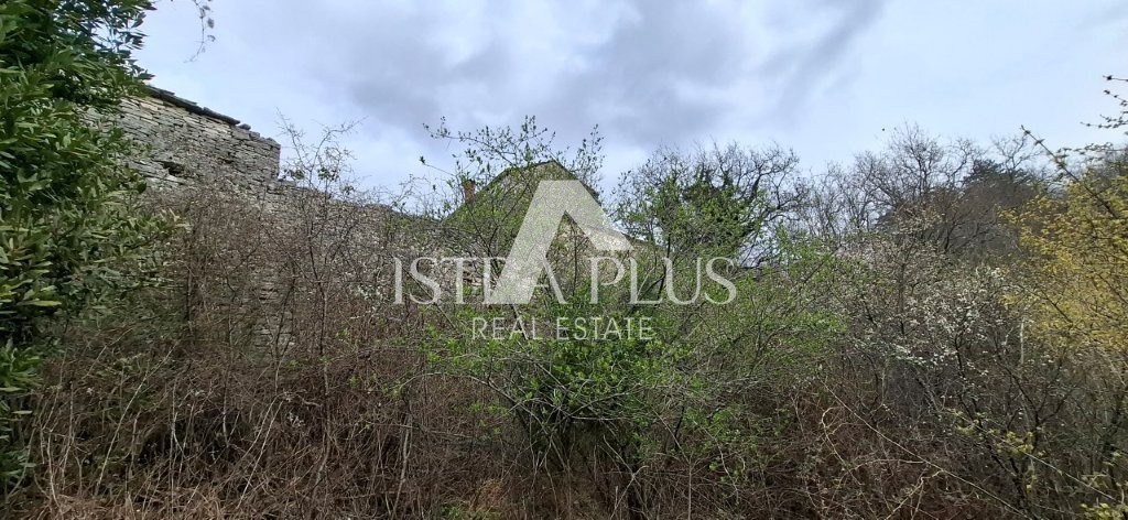 Istria, Portole! Bellissimo oggetto d'antiquariato in pietra in buone condizioni, posizione tranquilla, niente traffico o rumore!!