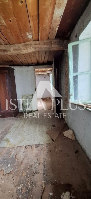 Istria, Portole! Bellissimo oggetto d'antiquariato in pietra in buone condizioni, posizione tranquilla, niente traffico o rumore!!