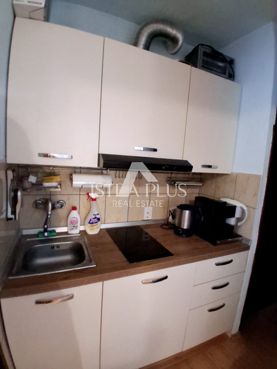 Červar Porat, zona Parenzo apartamento secondo piano 100 dal mare