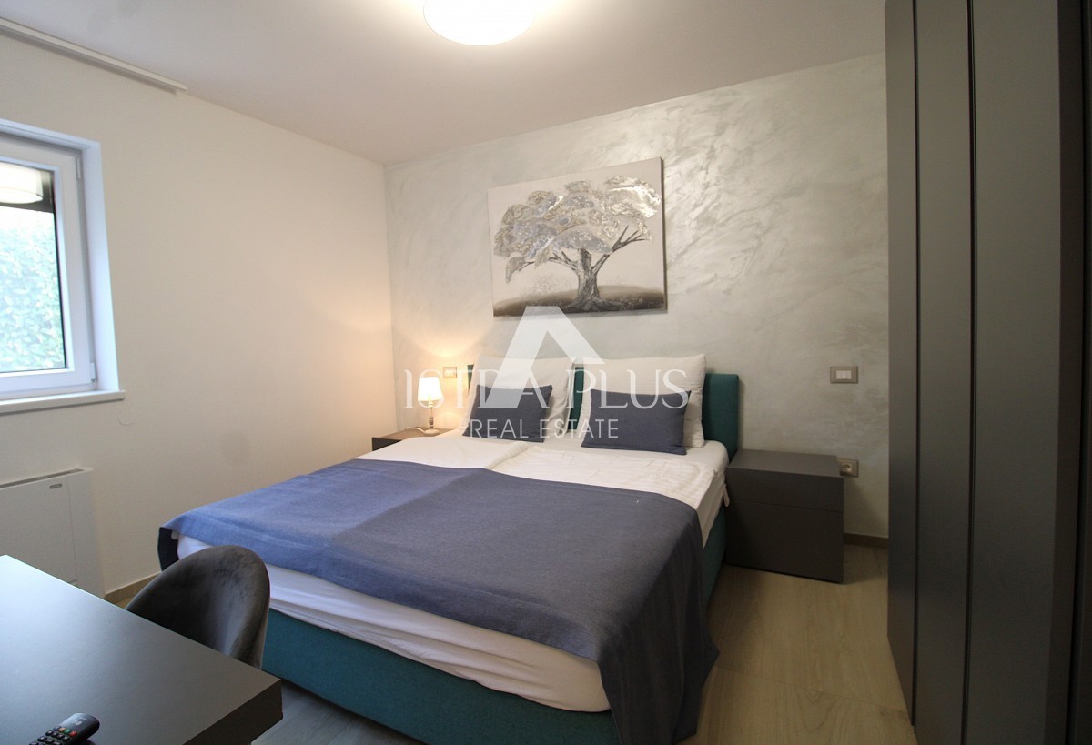 Esclusiva dell'agenzia! Bellissima villa moderna a soli 2 km da Parenzo e dal mare