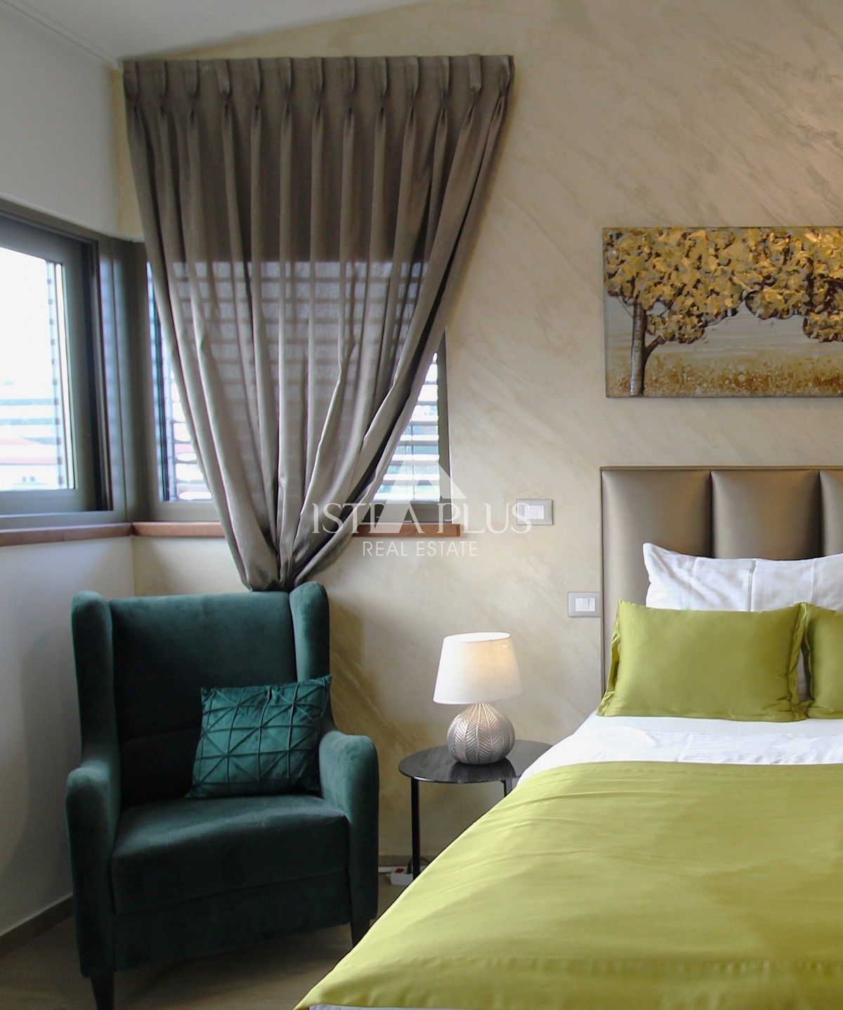 Esclusiva dell'agenzia! Bellissima villa moderna a soli 2 km da Parenzo e dal mare