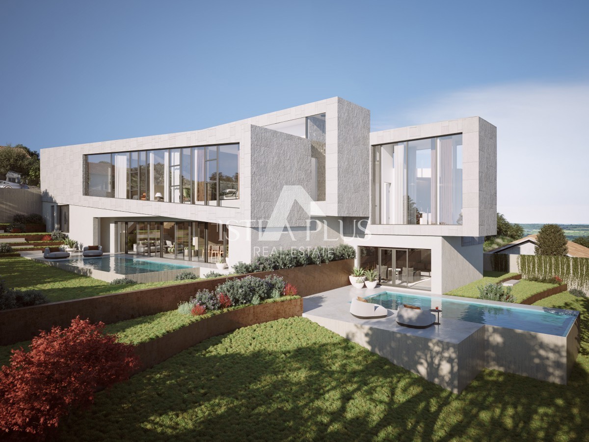 Istria, Parenzo 10 km - Terreno edificabile con vista mare e permesso di costruire ottenuto