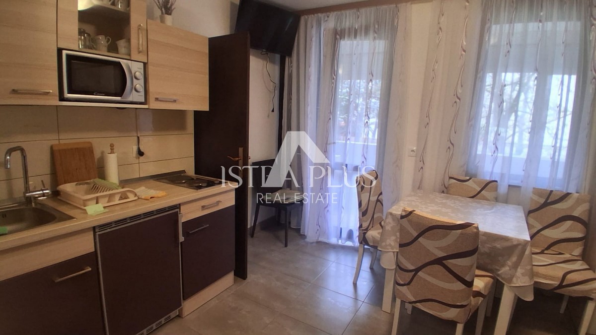 OCCASIONE! Červar-Porat, Appartamento al 1° piano, 150 M DAL MARE