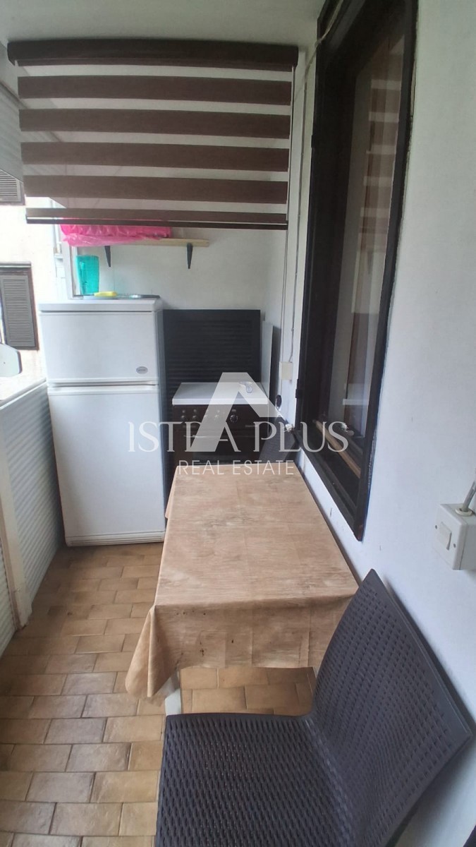 OCCASIONE! Červar-Porat, Appartamento al 1° piano, 150 M DAL MARE