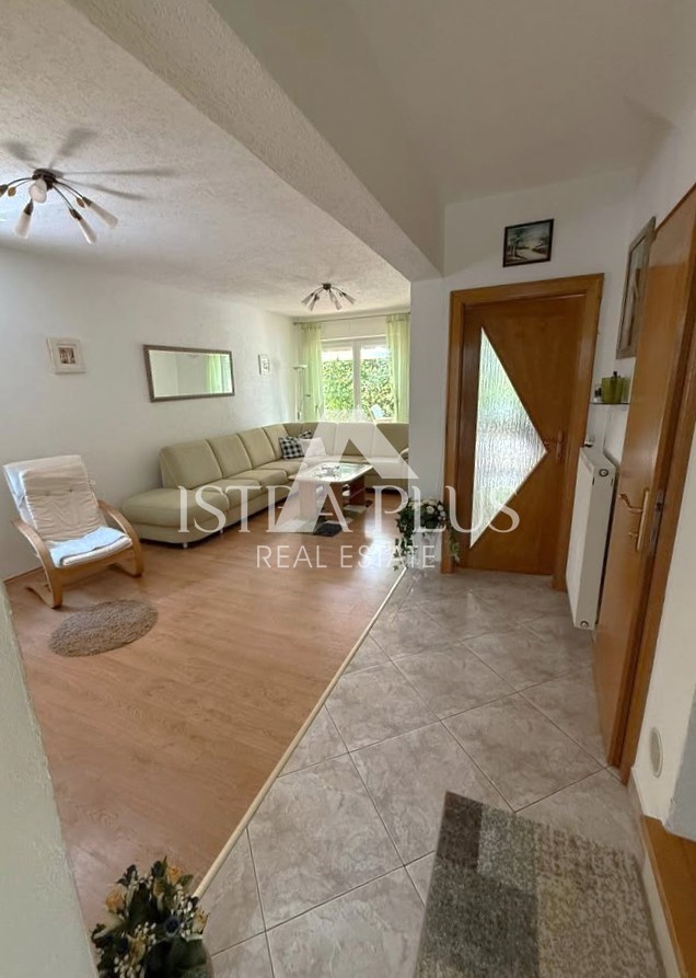 Istria, Parenzo 2 km - Casa familiare ristrutturata in un ambiente tranquillo, vicino al mare