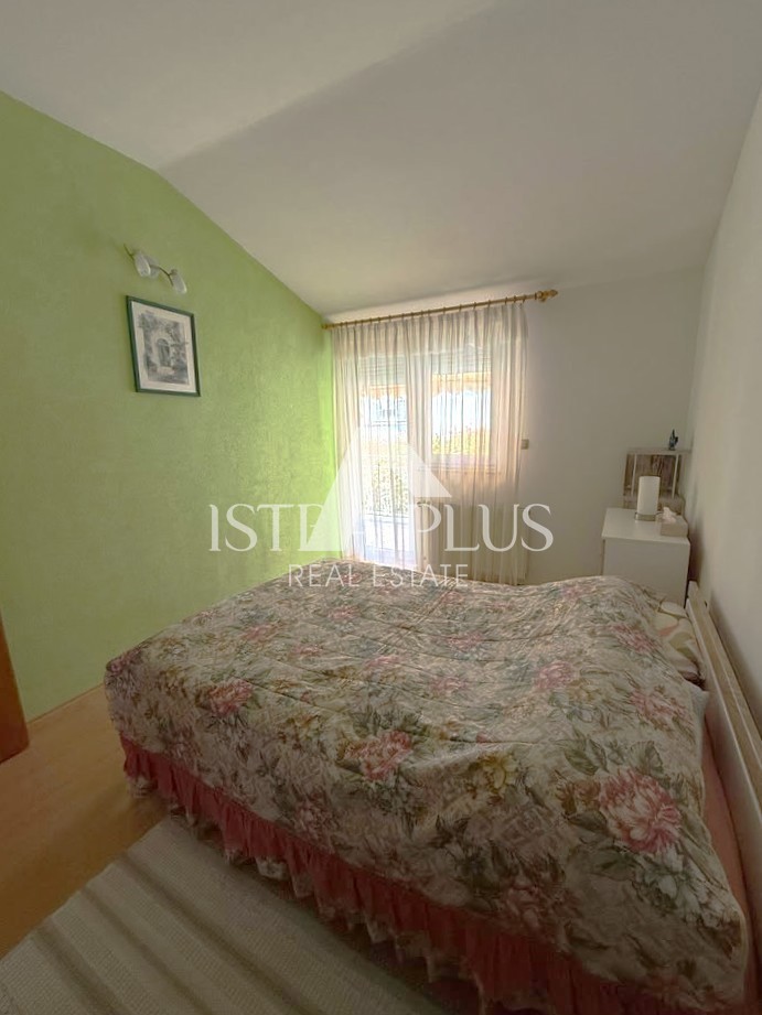 Istria, Parenzo 2 km - Casa familiare ristrutturata in un ambiente tranquillo, vicino al mare