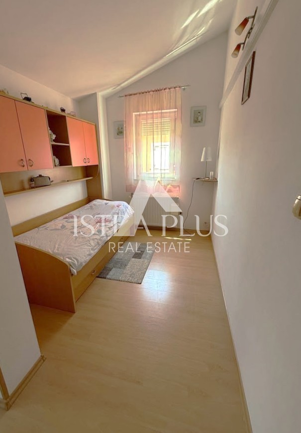 Istria, Parenzo 2 km - Casa familiare ristrutturata in un ambiente tranquillo, vicino al mare